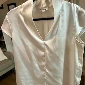 Calvin Klein Ivory Satin V-Neck Cap Sleeve Blouse